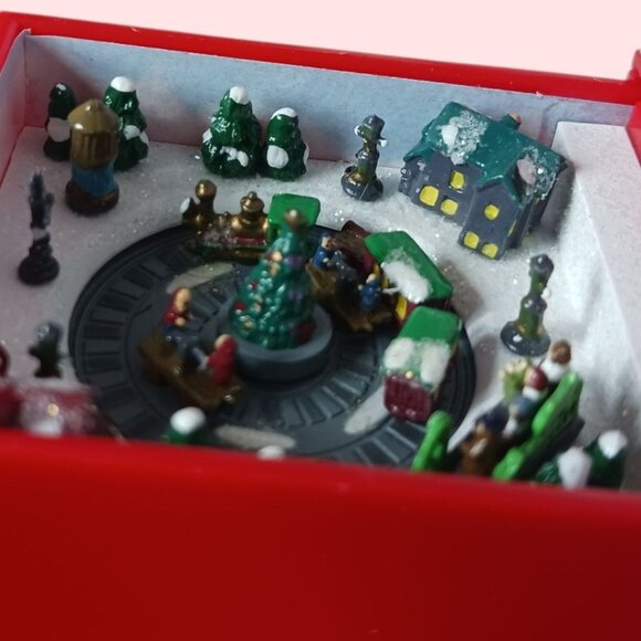 Mr. Christmas Matchbox Melodies Jingle Bells Music Box W/ Animated Scene Plays S - Picture 2 of 10